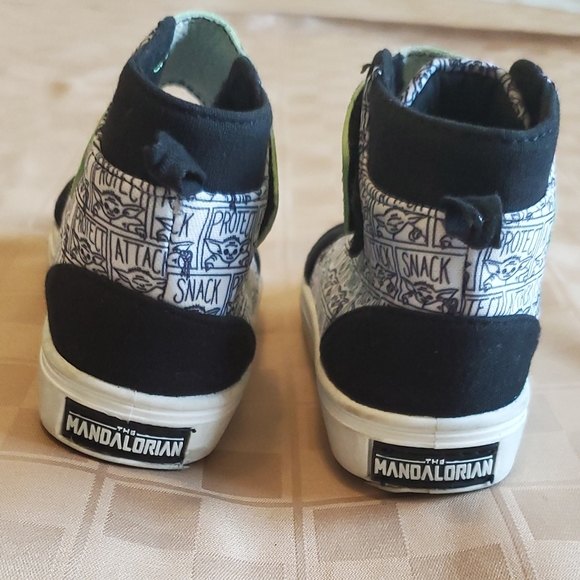 Baby Yoda kids shoes - Picture 5 of 6